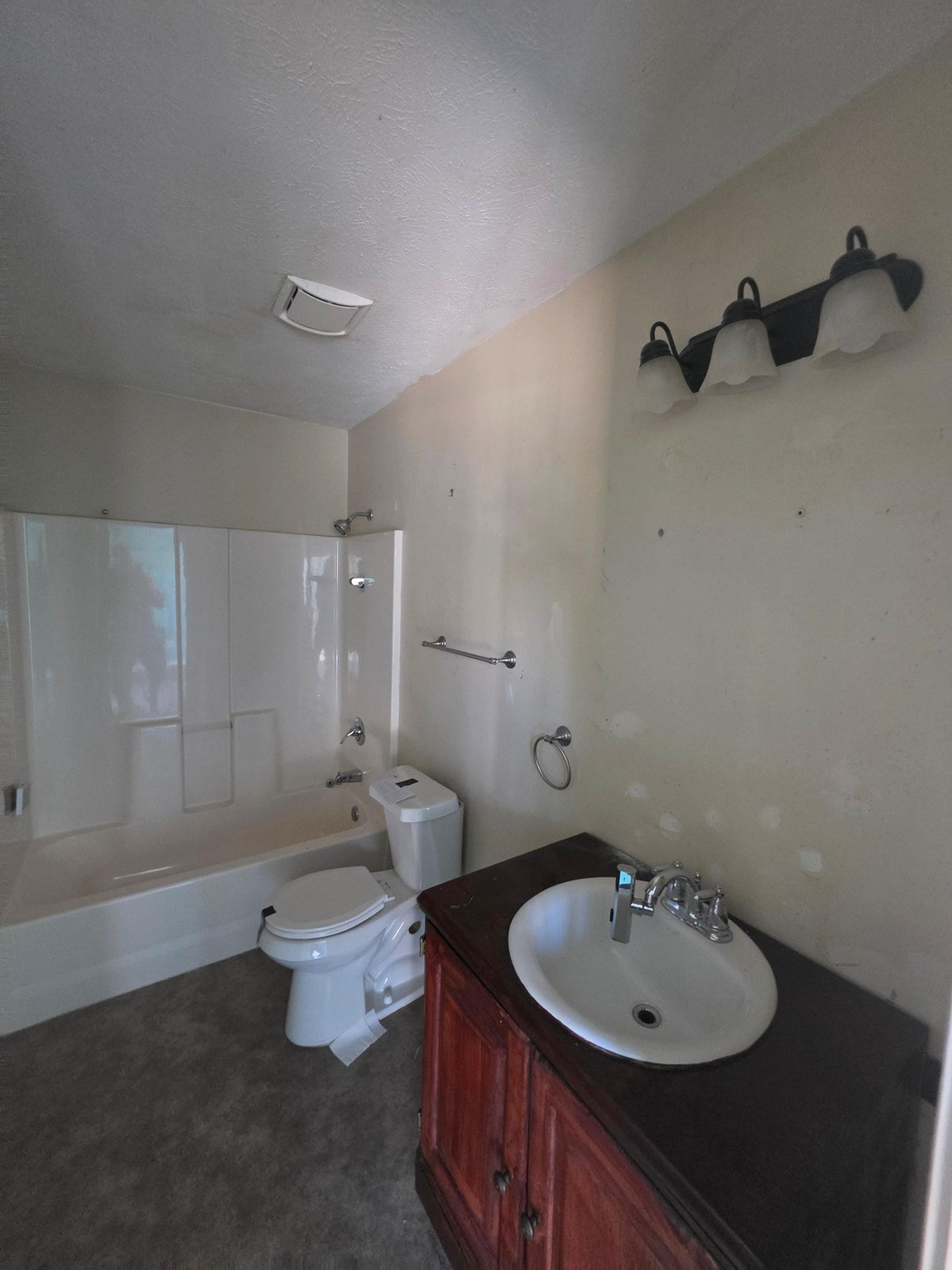 Bathroom before renovation