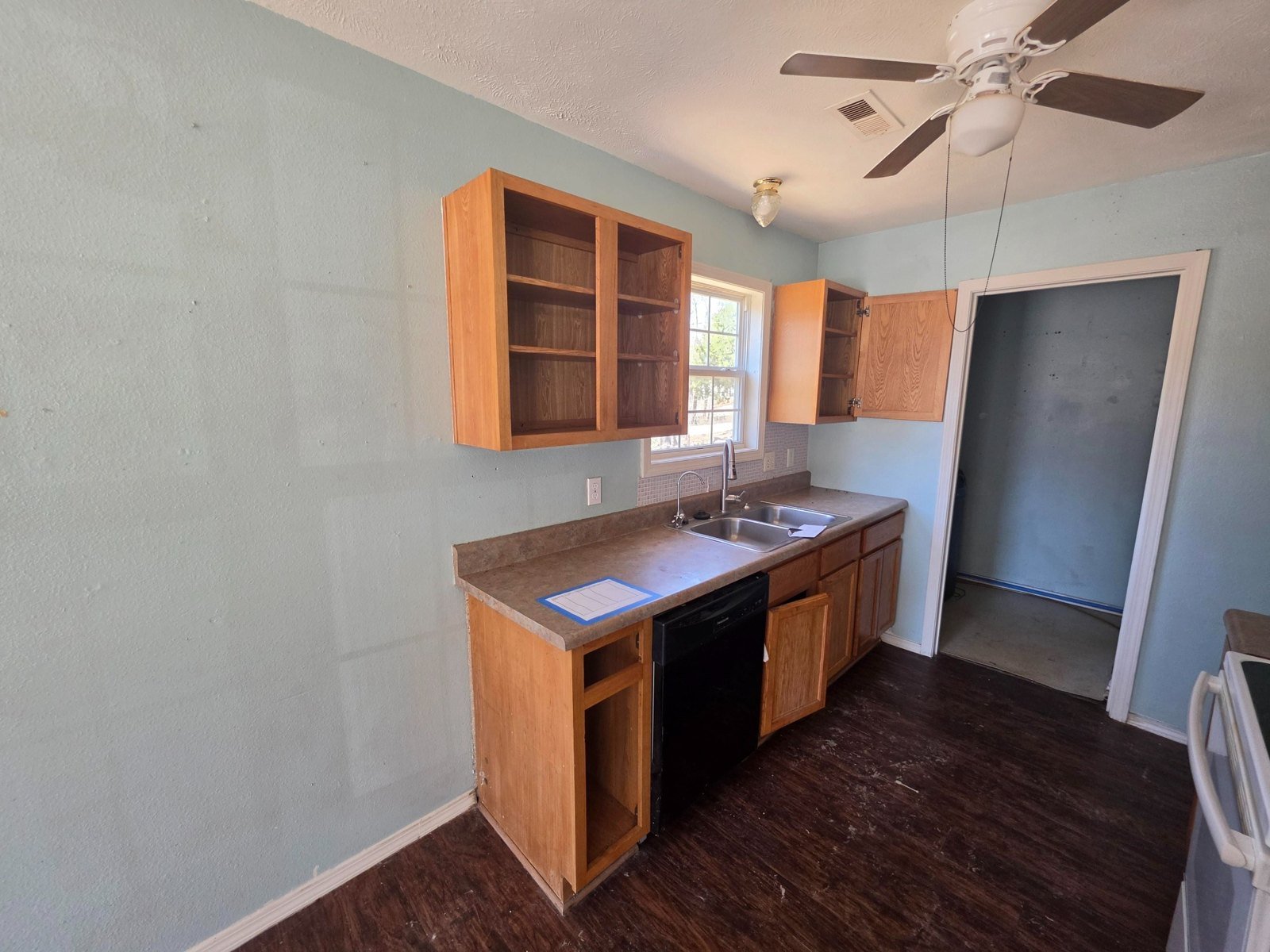 Kitchen before renovation